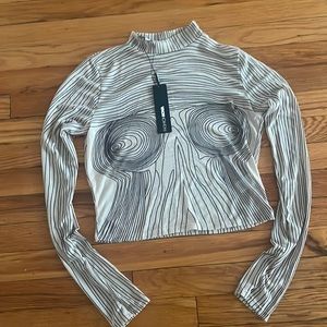 Body shape abstract crop top